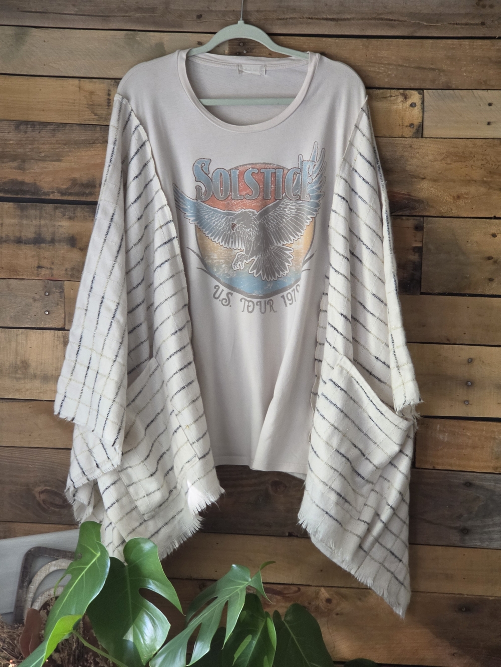 Upcycled Soltice Graphic T-shirt With Cream Bohemian Sleeves